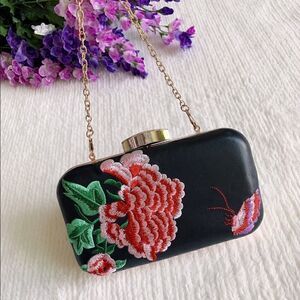 Vintage style floral embroidery boxy clutch